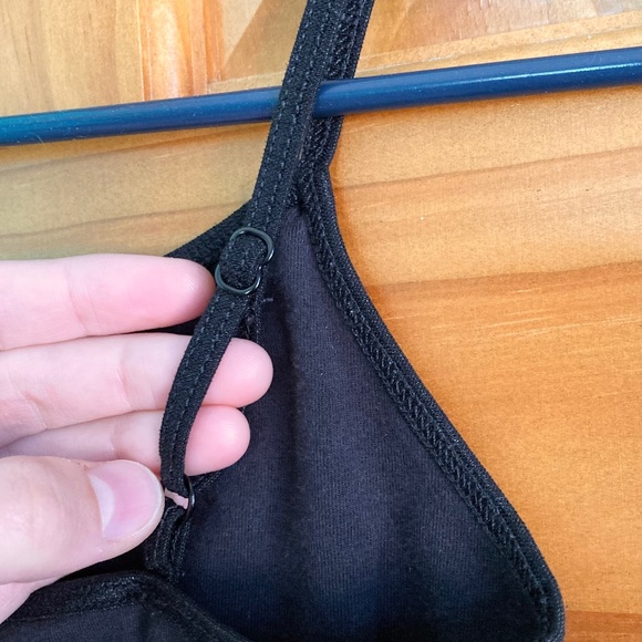 Aeropostale women’s size small black camisole with adjustable straps - Picture 3 of 6